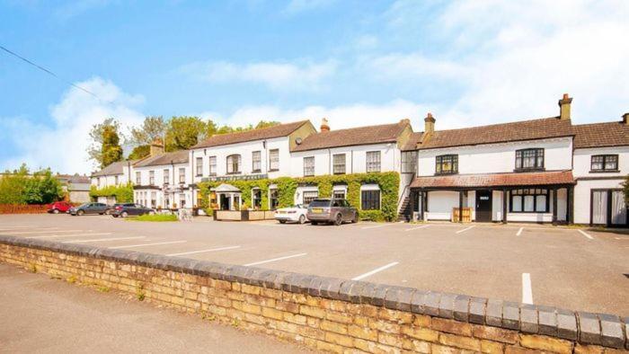 The Bridge Hotel Thrapston  Luaran gambar